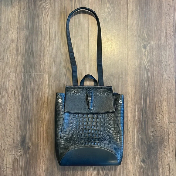 Coolcy | Alligator Embossed Leather Backpack Bag - Picture 2 of 8